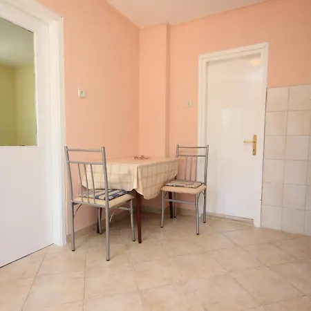 Opric 7716b Apartment *